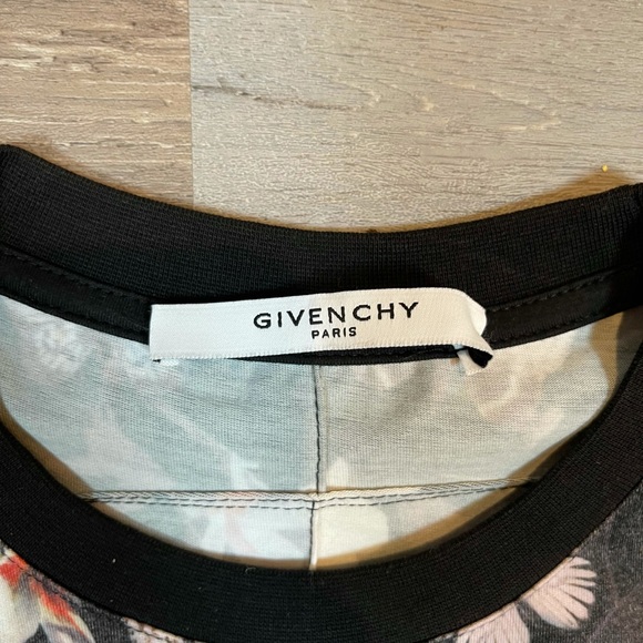 Givenchy Mens TShirt XL Tee Flowers W/ Butterflies - Picture 2 of 7